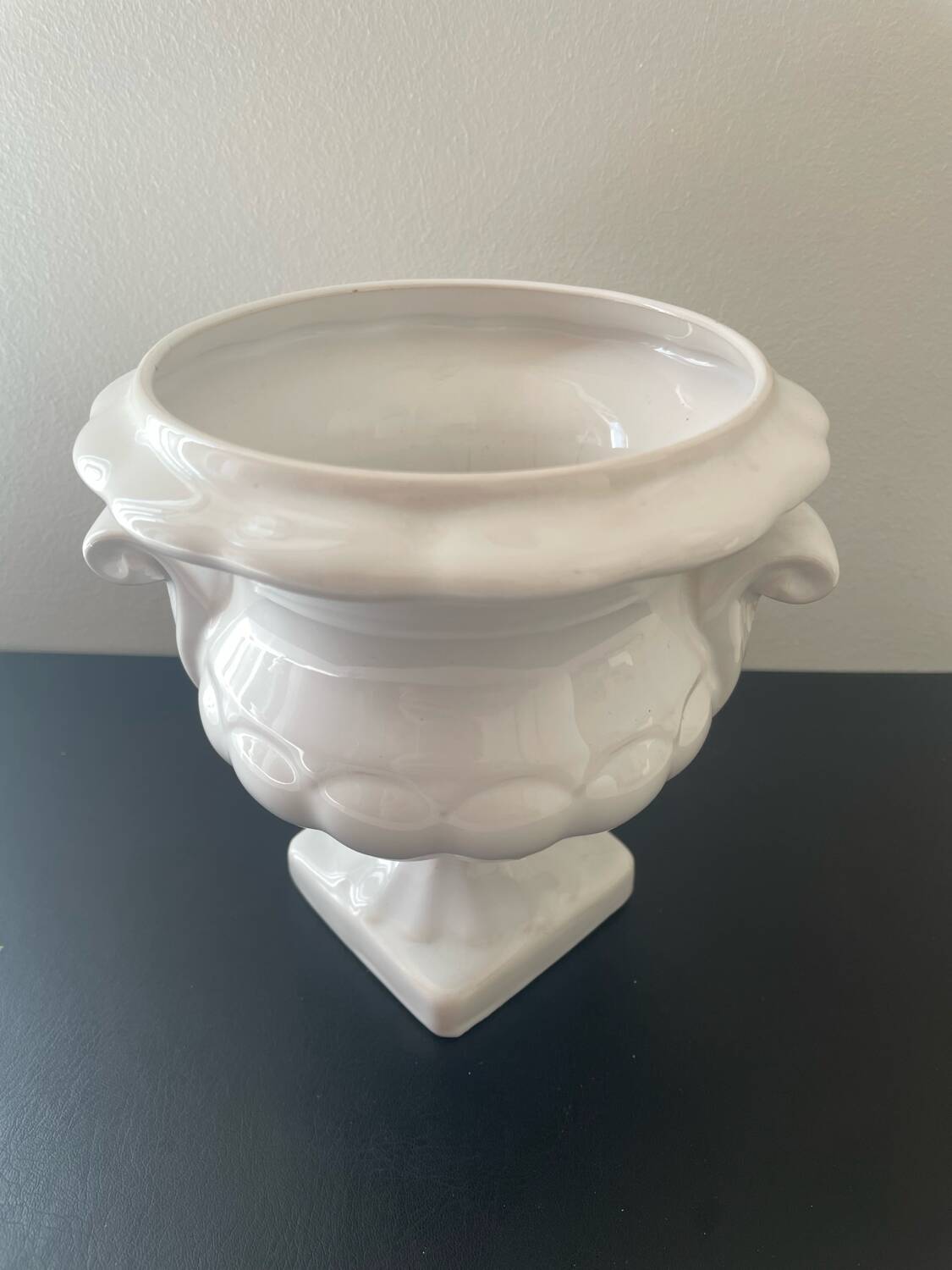 Small Medici vase in white porcelain