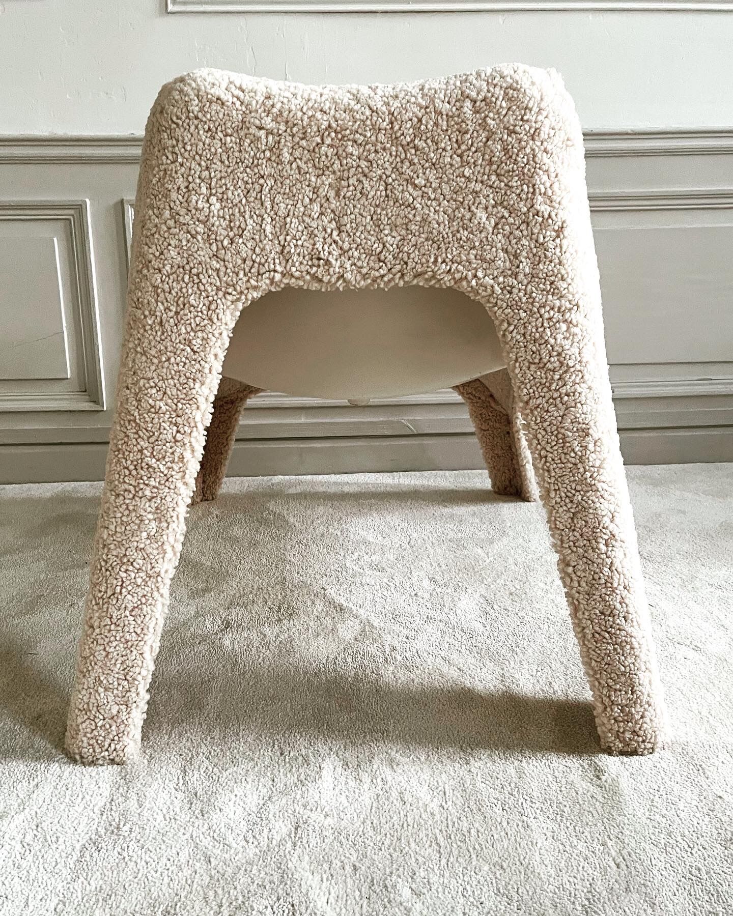 Heated chair in moumoute, sheepskin