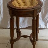 Fauteuil et tabouret anciens assise cannée et pieds cannelés
