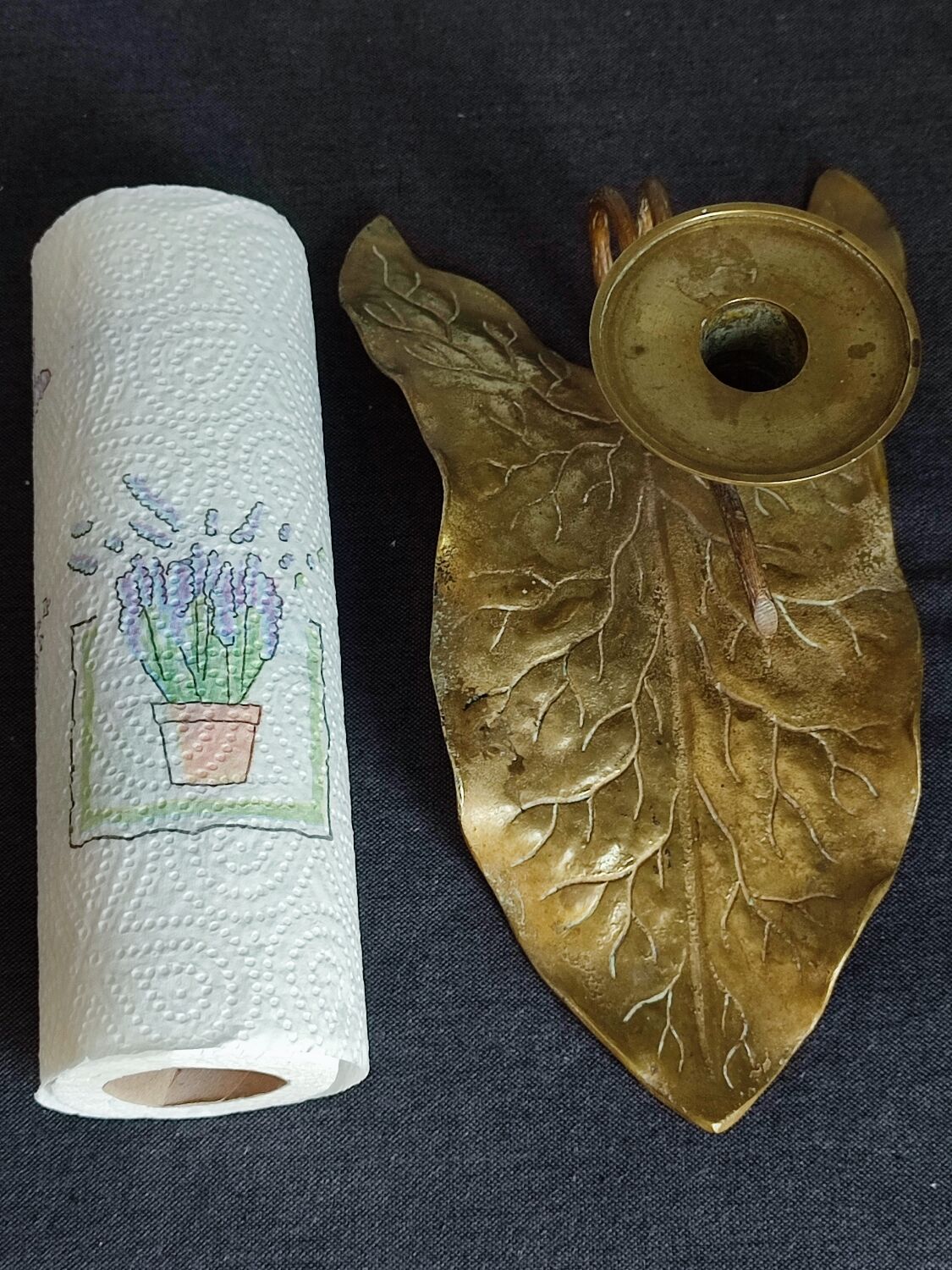 Antique bronze ivy leaf candle holder