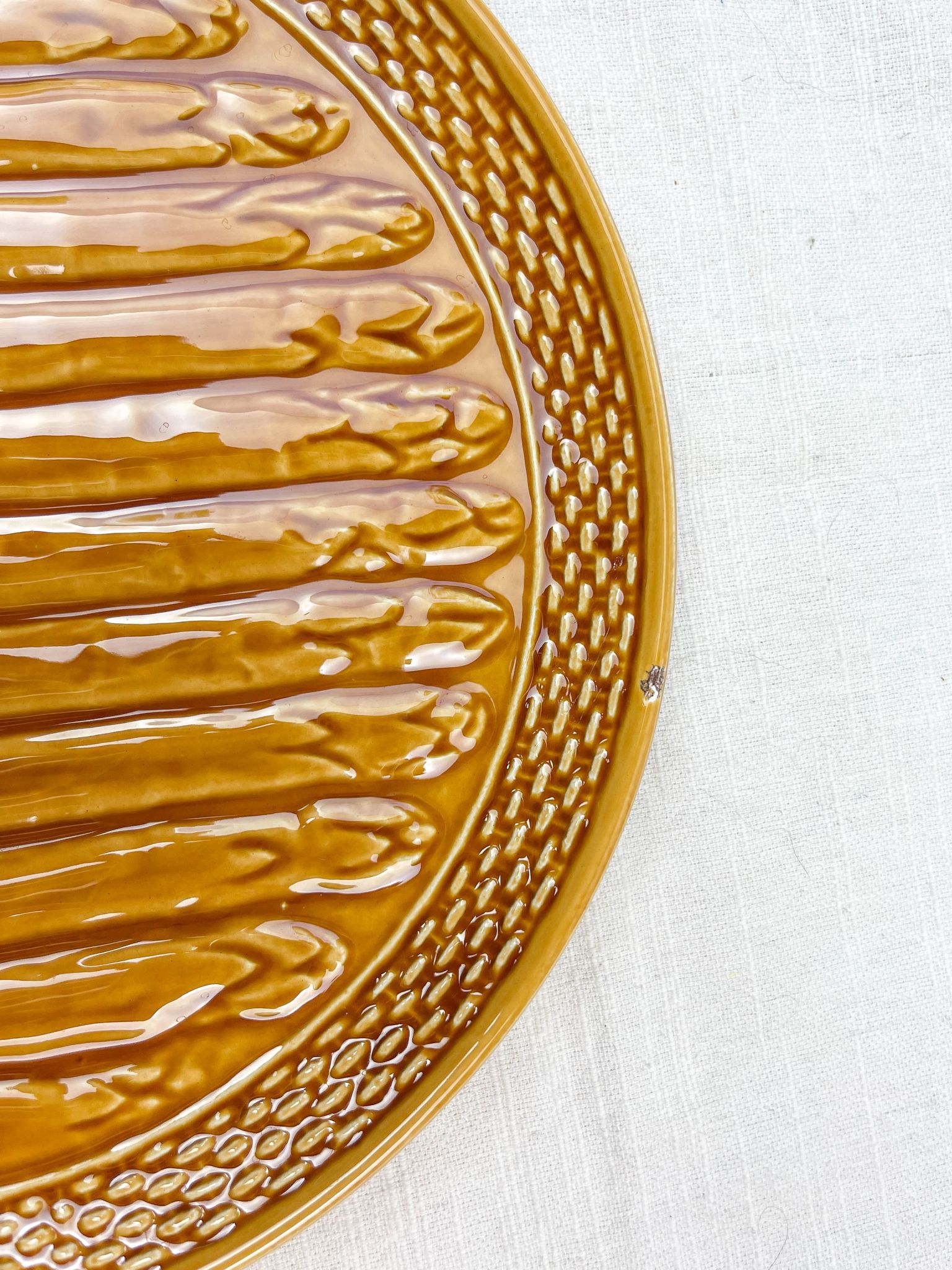 6 asparagus plates in slurry earthenware made in france 1970