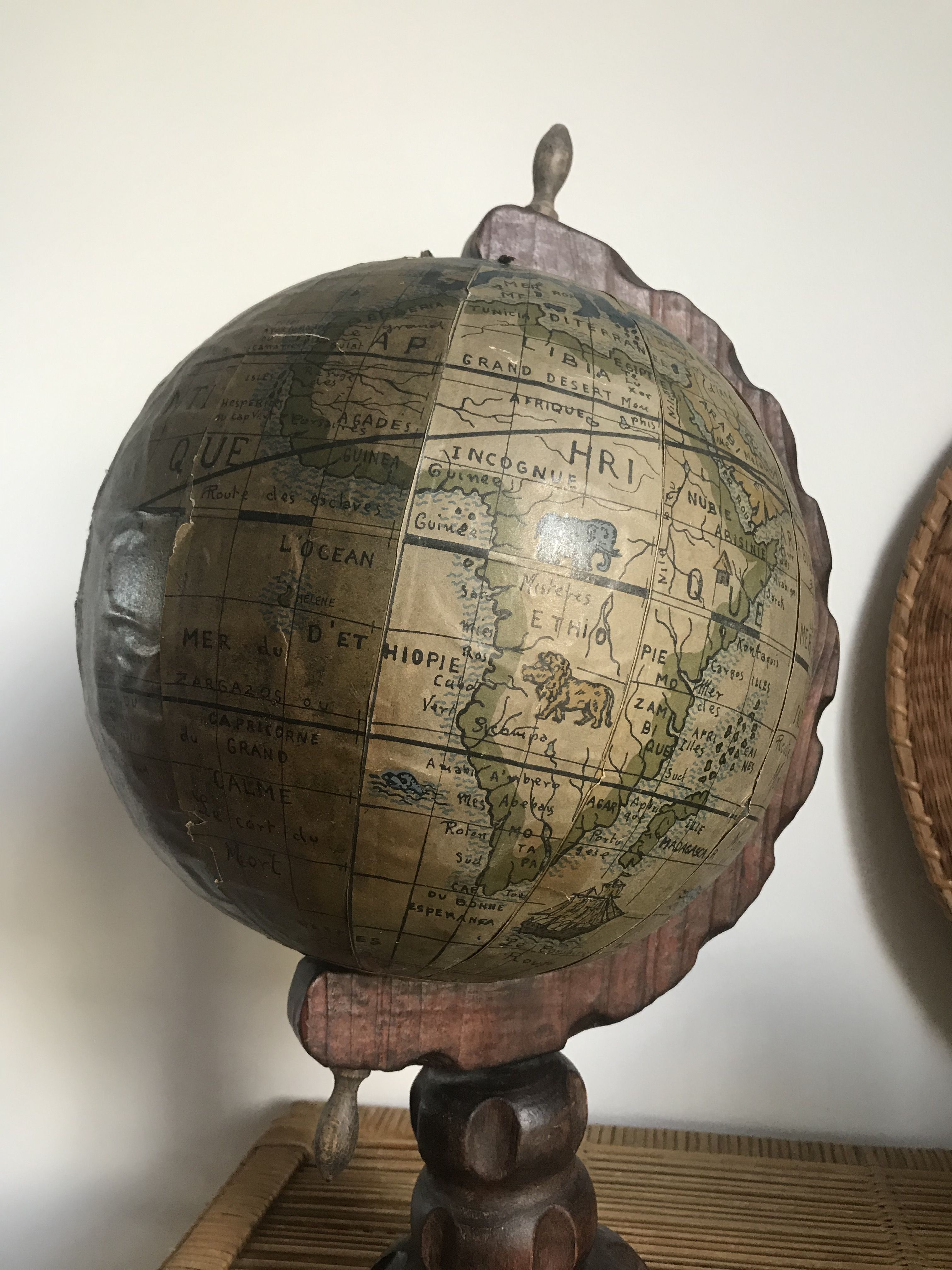 Globe paper map of the discoveries of 1634 edited first part of the 20th