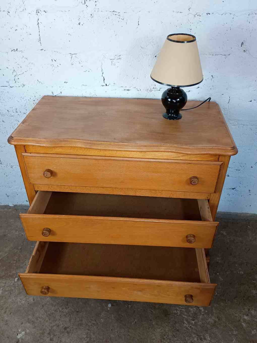 1980s wooden chest of drawers with three drawers