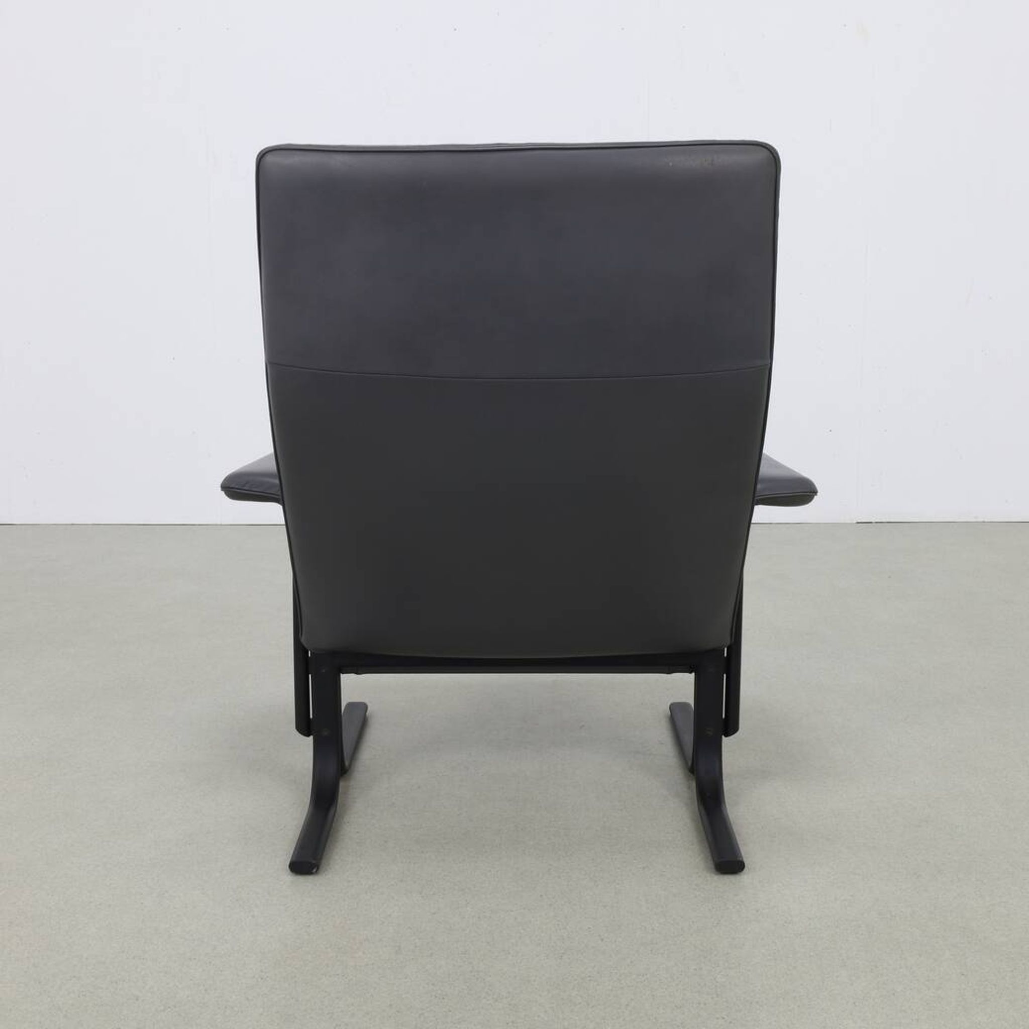 Vintage Lounge Chair in Leather DS 2030 De Sede, 1980s