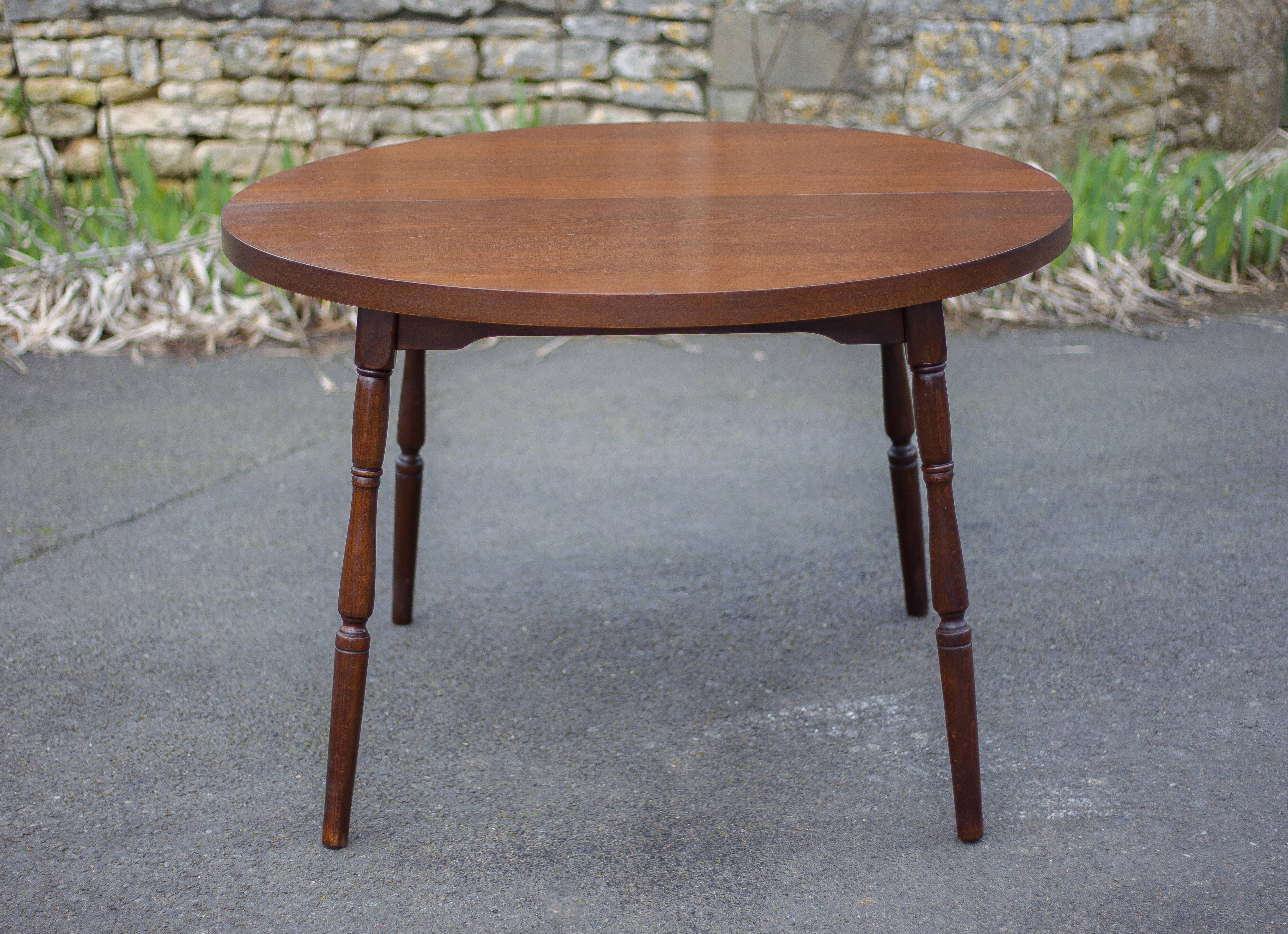 Round wooden table with 1 extension, wooden dining table, dining room table, kitchen table