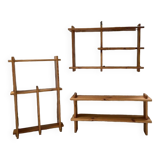 Trio d'étagères constructivistes en pin style Regain