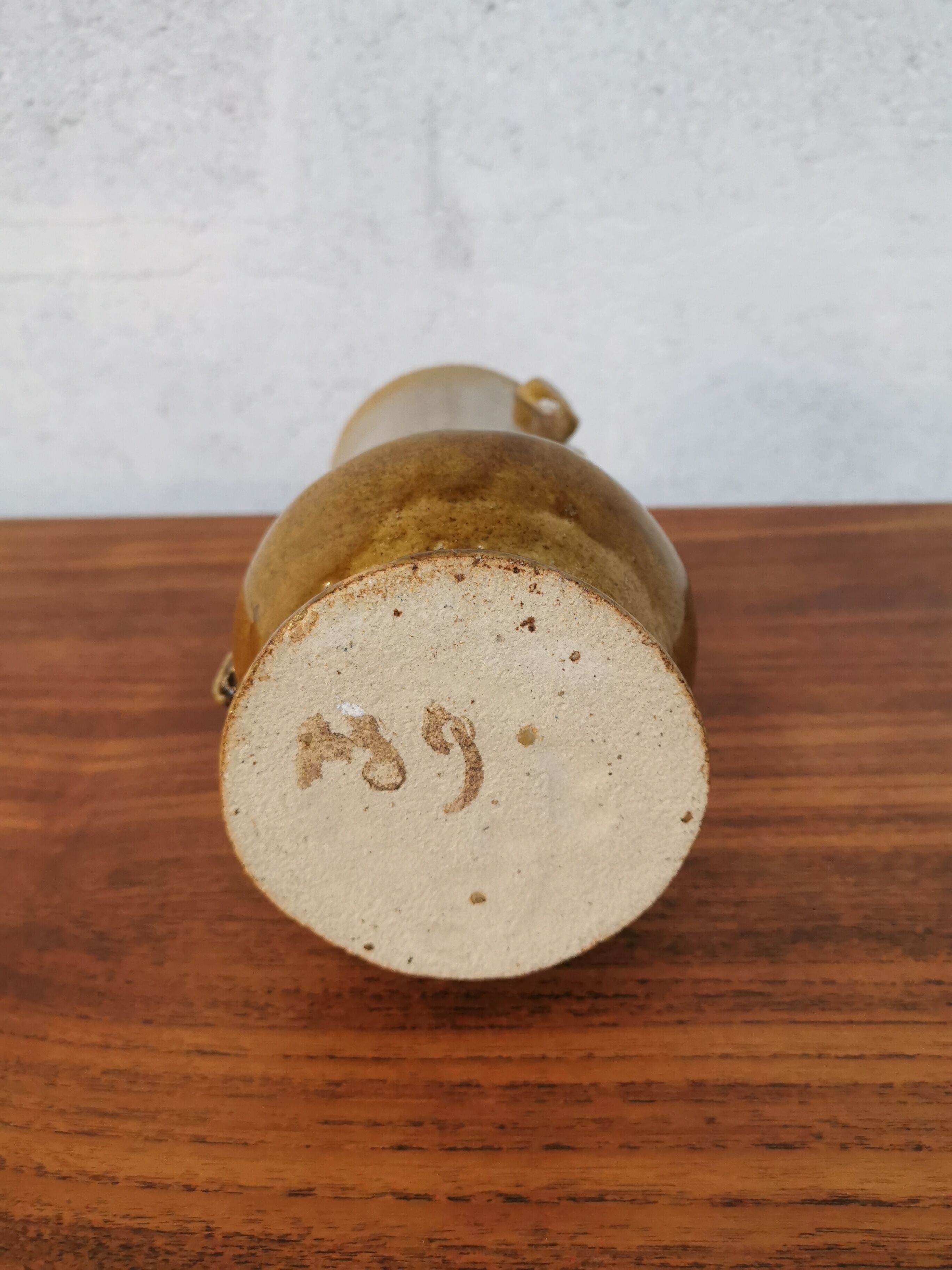 Zoomorphic 'owl' ceramic vase