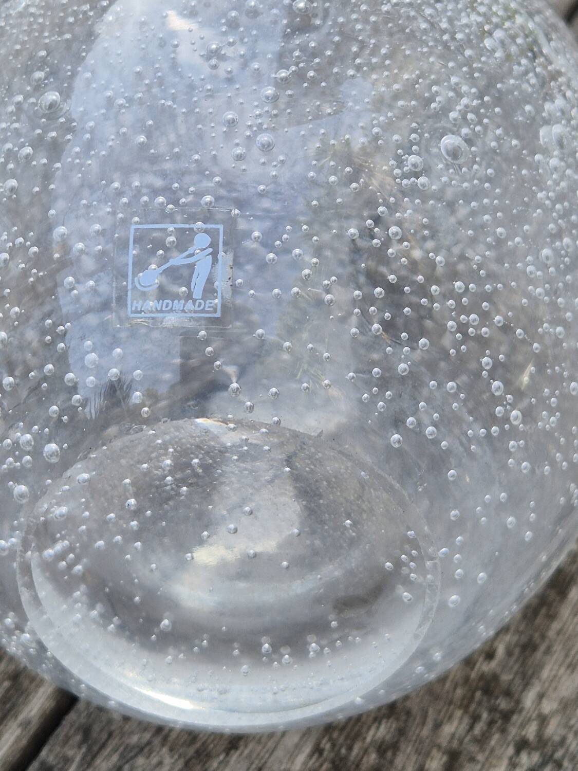 Small bubbled vase in blown glass