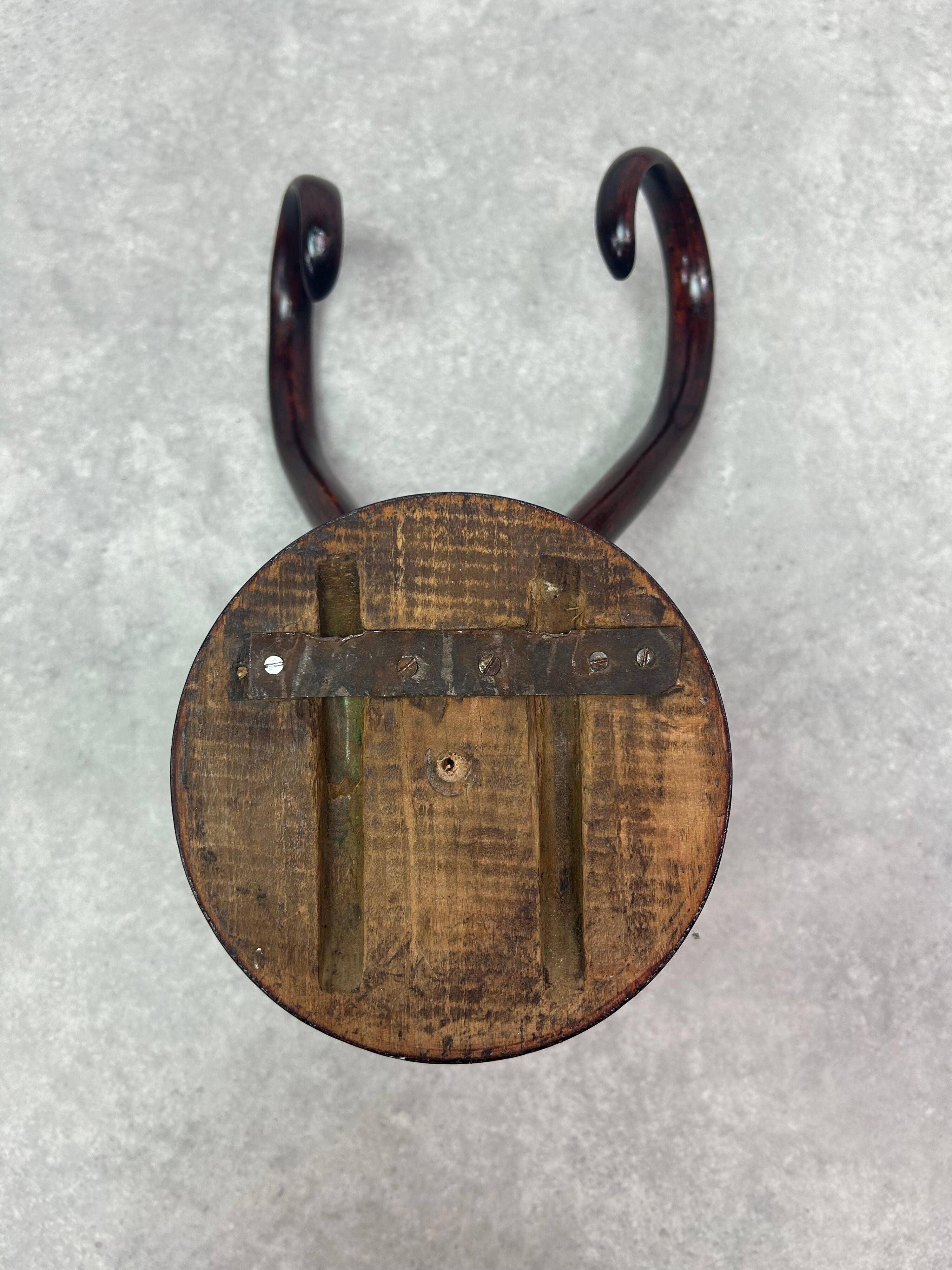 Porte-manteau mural Thonet no.2