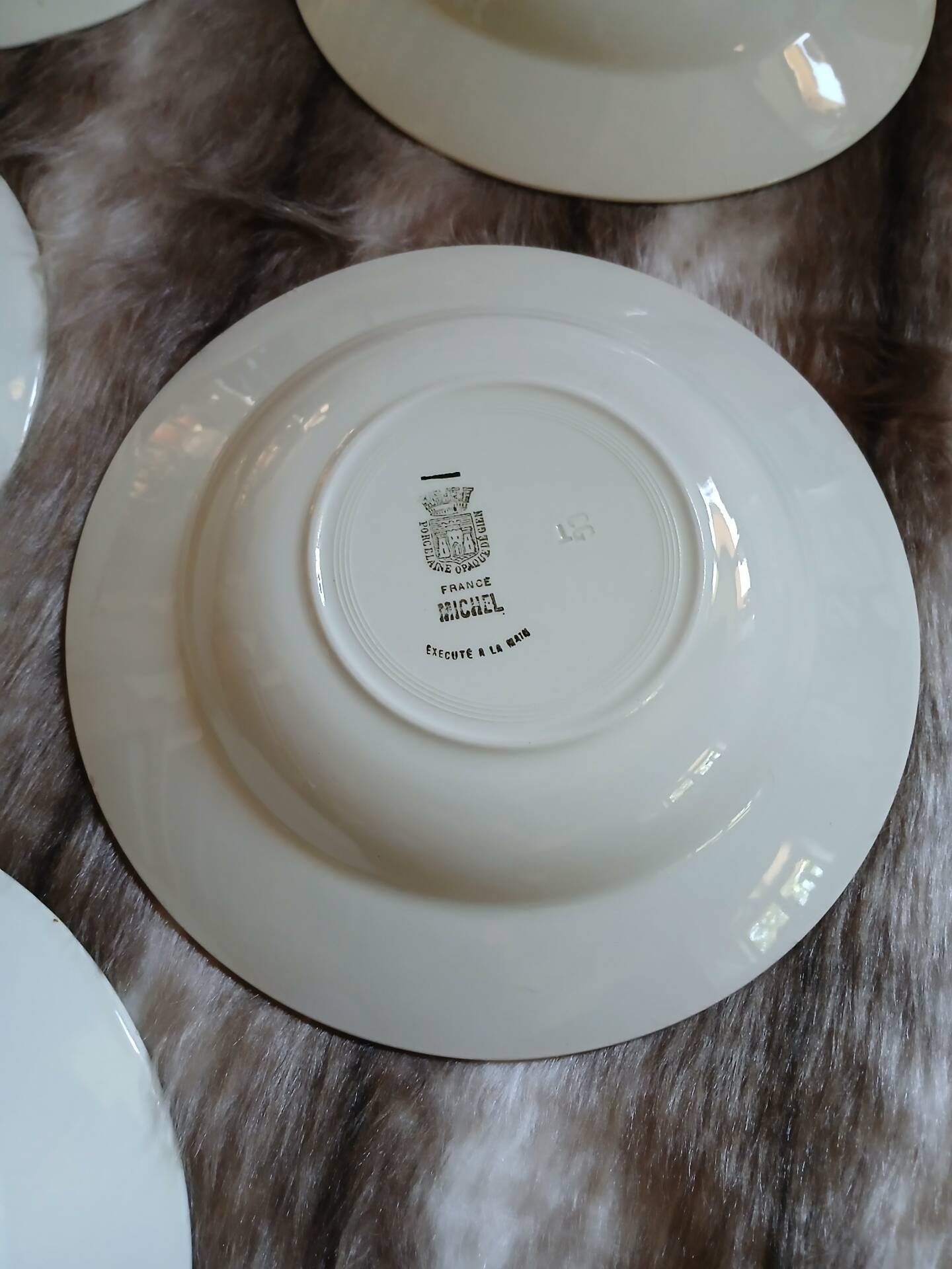 7 assiettes creuses anciennes "Michel " de Gien