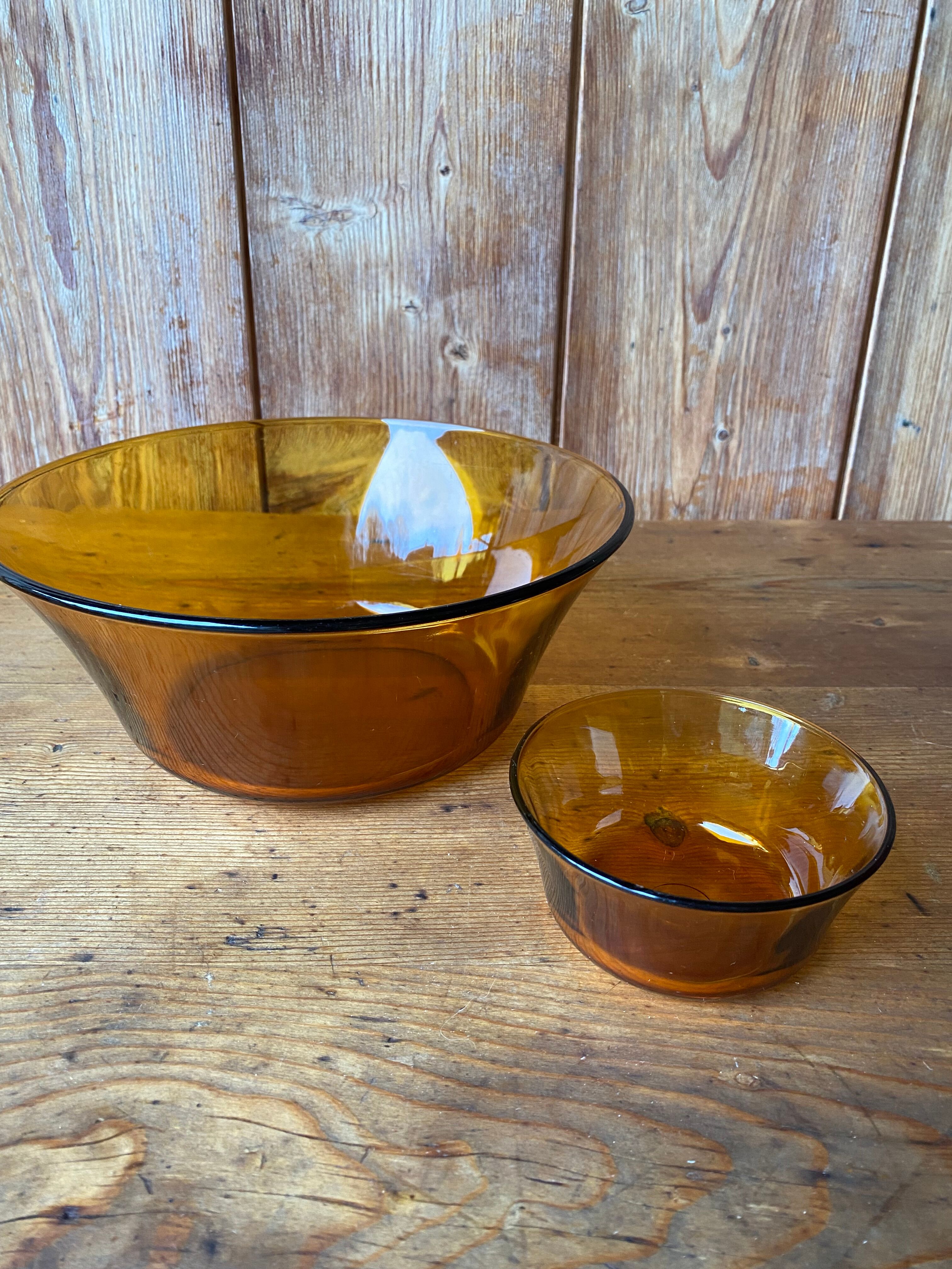 Salad bowl and raviers in tempered glass Vereco amber brown