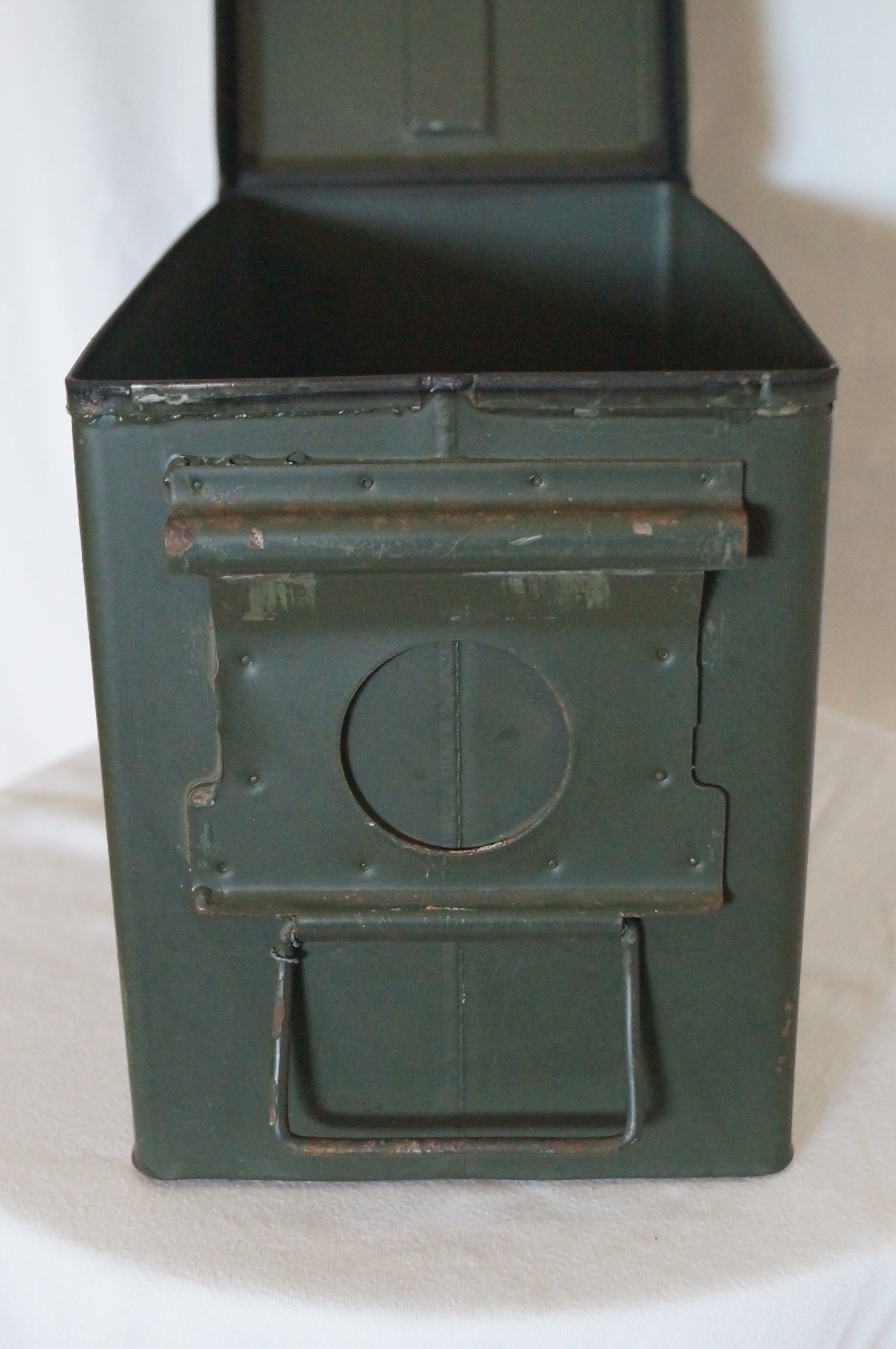 Ammunition box