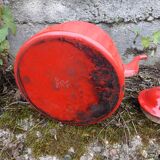 Théière ancienne en tôle émaillée rouge