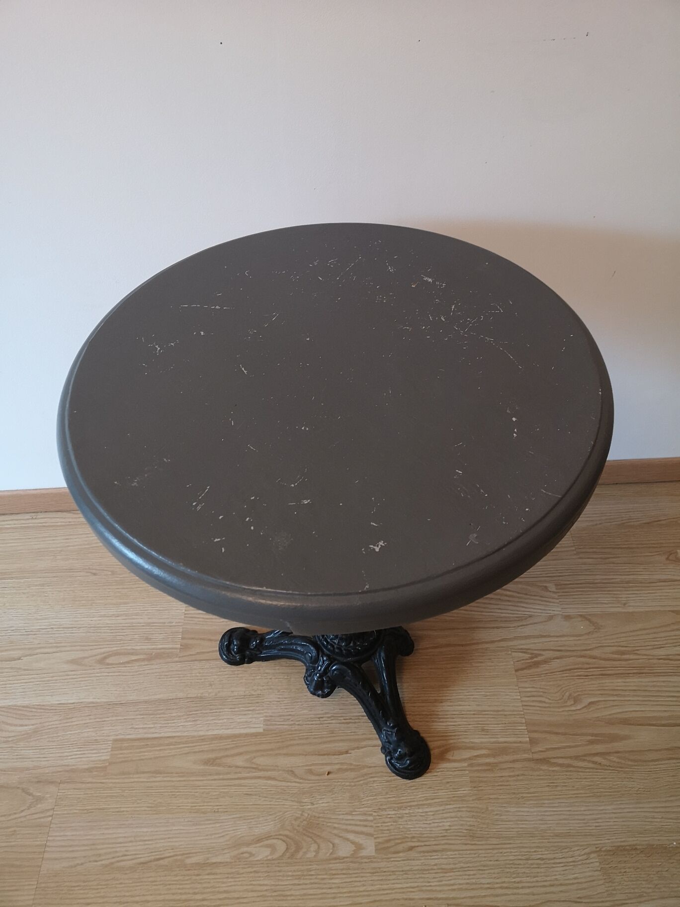 Bistro table 1930 foot cast iron and wooden tray