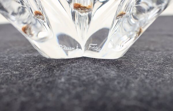 DAUM France paire de bougeoirs cristal ''Etoiles de Mer'' grand modèle, 1960/1970