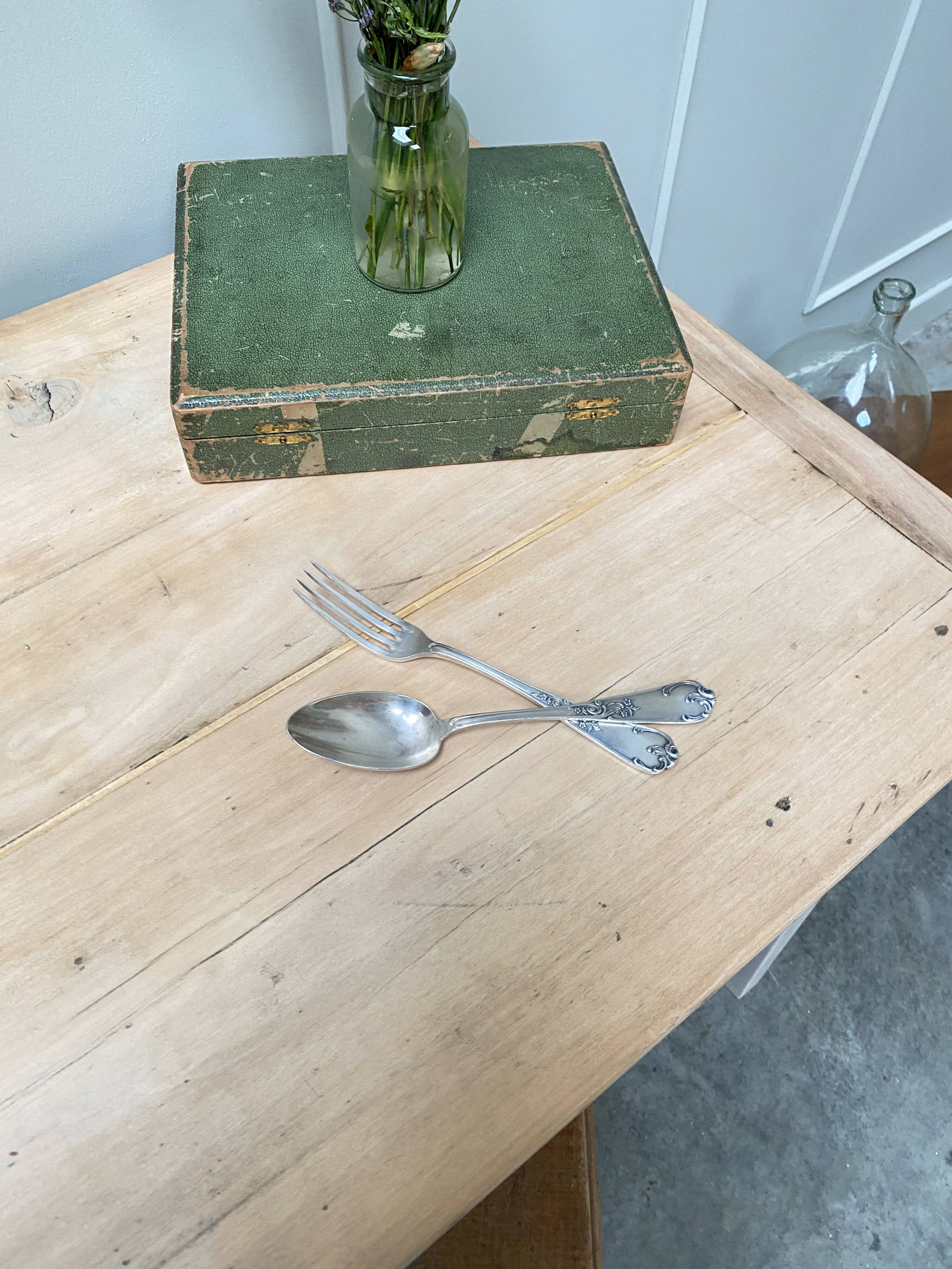 Petite table de ferme ou brureau
