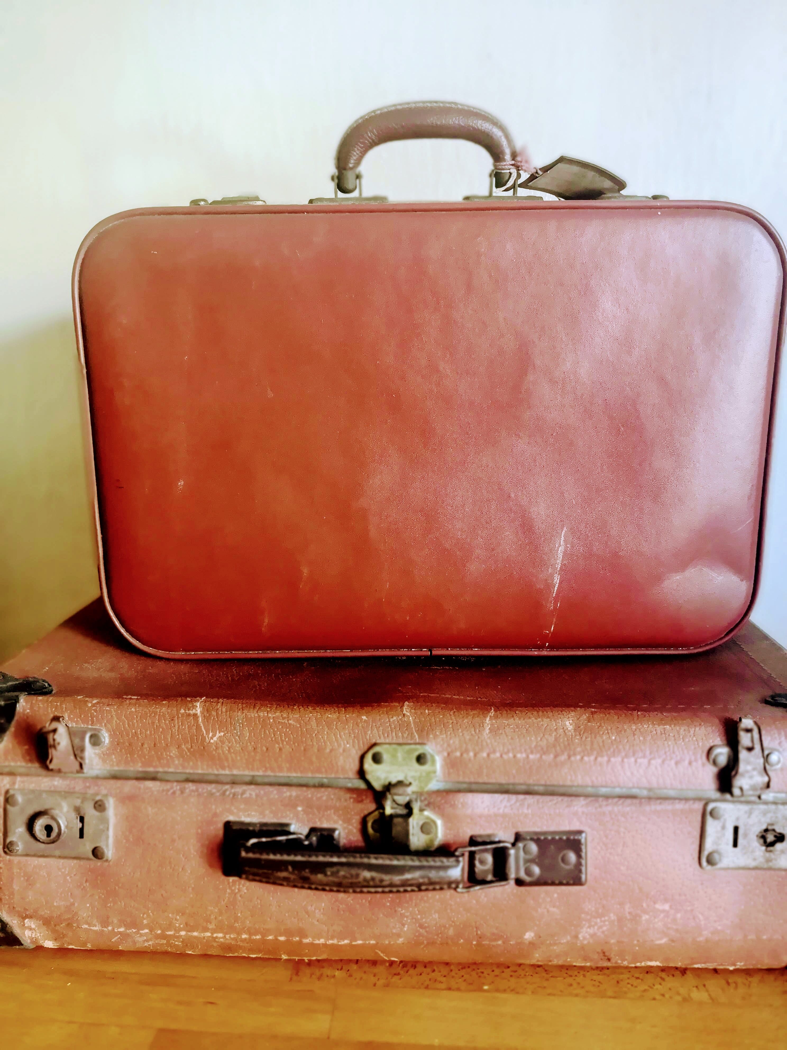 Old suitcase in vulcanized fibre