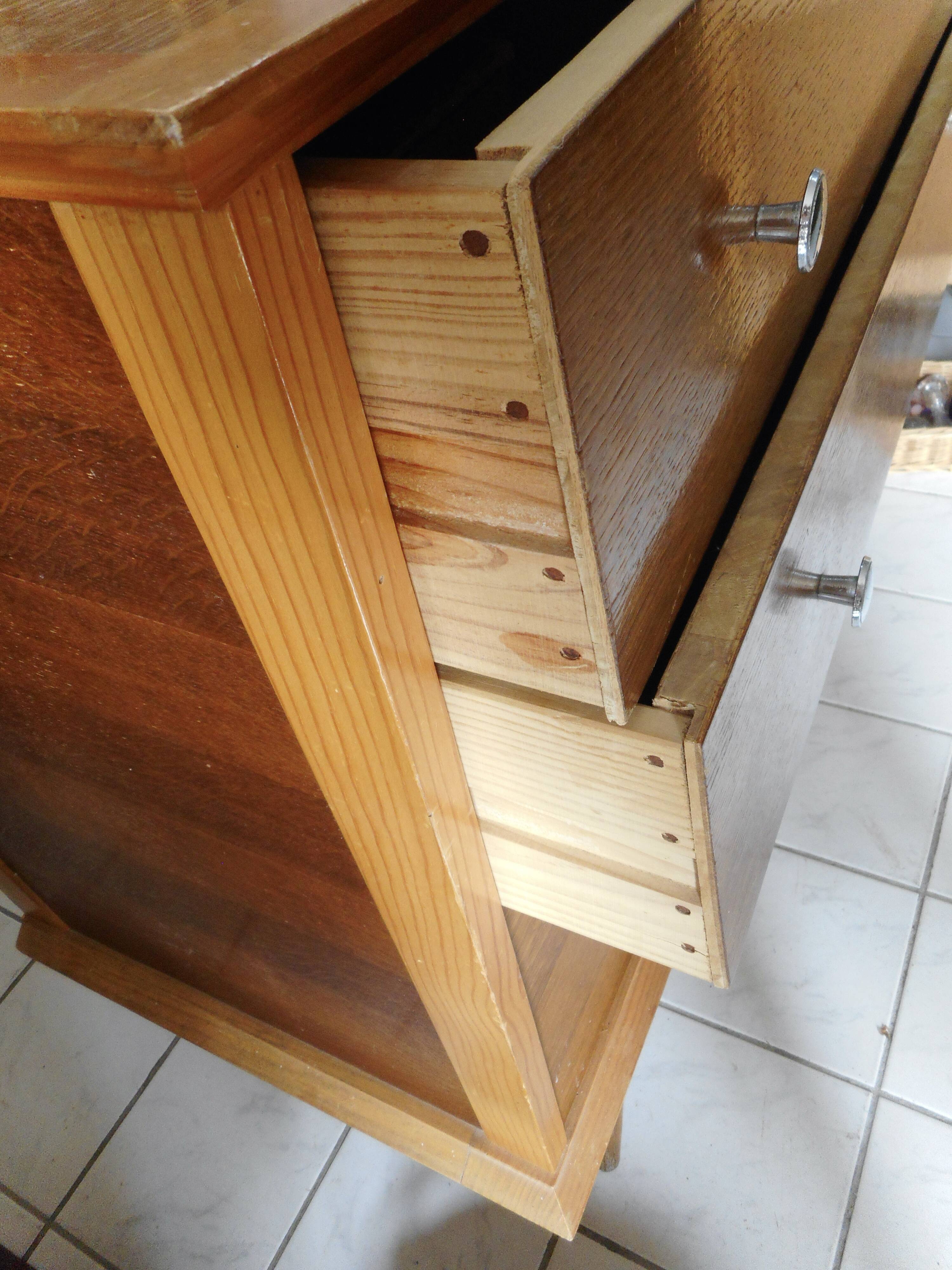 Commode bois clair pieds compas