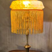 Antique bronze lamp with a marbled yellow glass paste shade, 52x21 cm. Inter a l