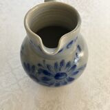 Tall pitcher with handle in sandstone to "gray of betshdorf blue" salt