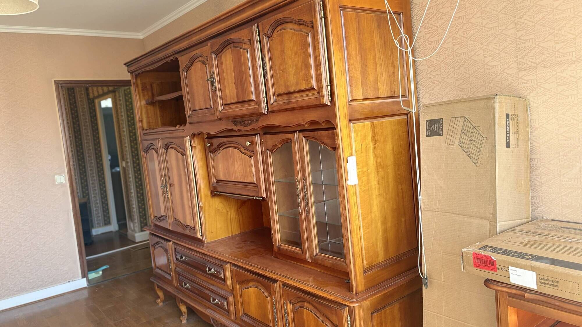 Grand meuble de salon Louis XV – Merisier massif