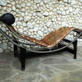 Lounge chair LC4 Cassina by Charlotte Perriand, Le Corbusier and Pierre Jeanneret Vintage 1960s