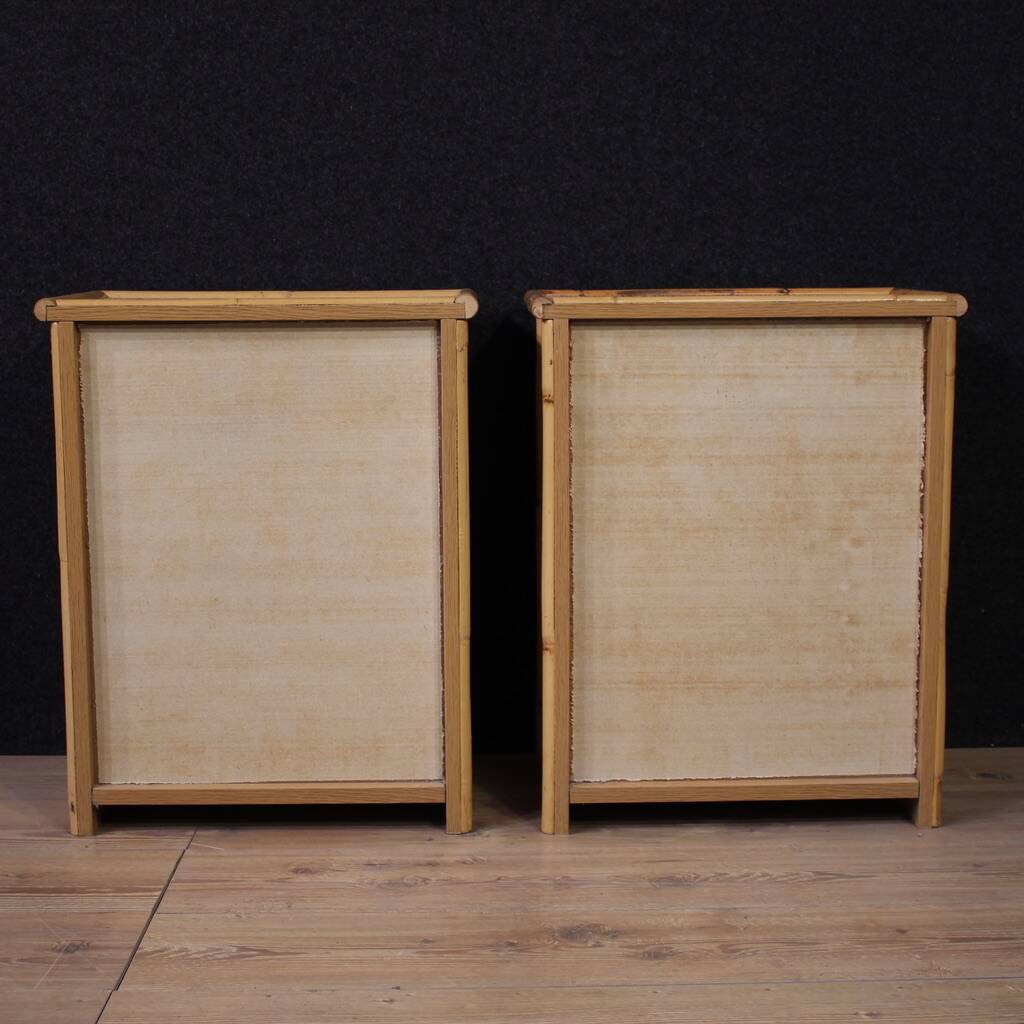 Paire de tables de chevet italiennes des années 1980.