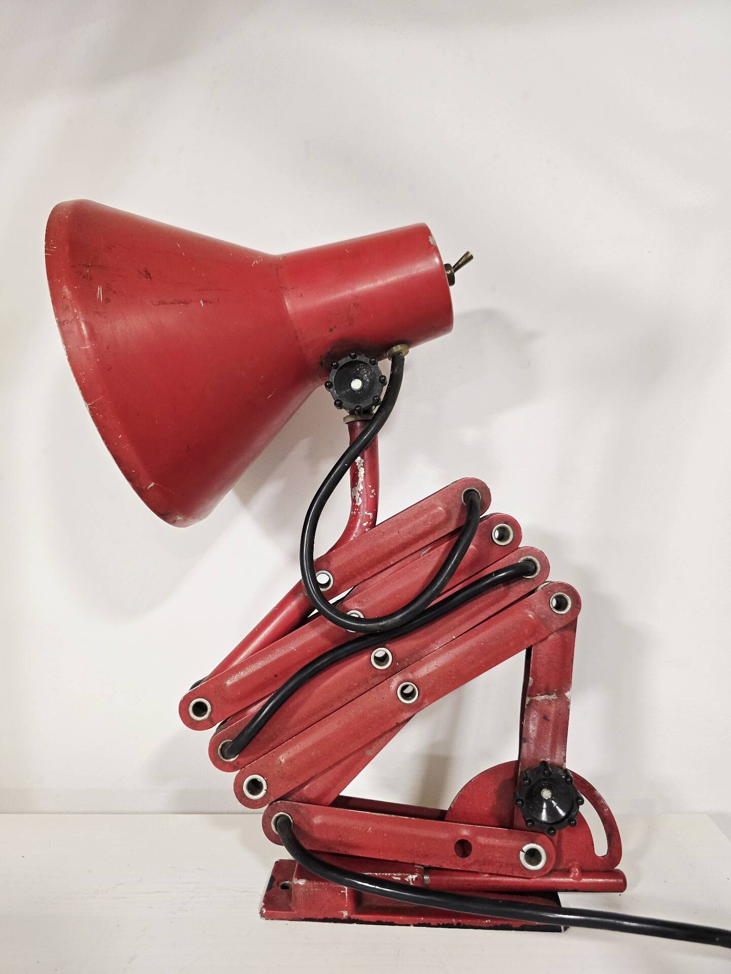 Lampe de bureau/du mur à bras articulé industriel rouge – Lampe de travail en métal réglable