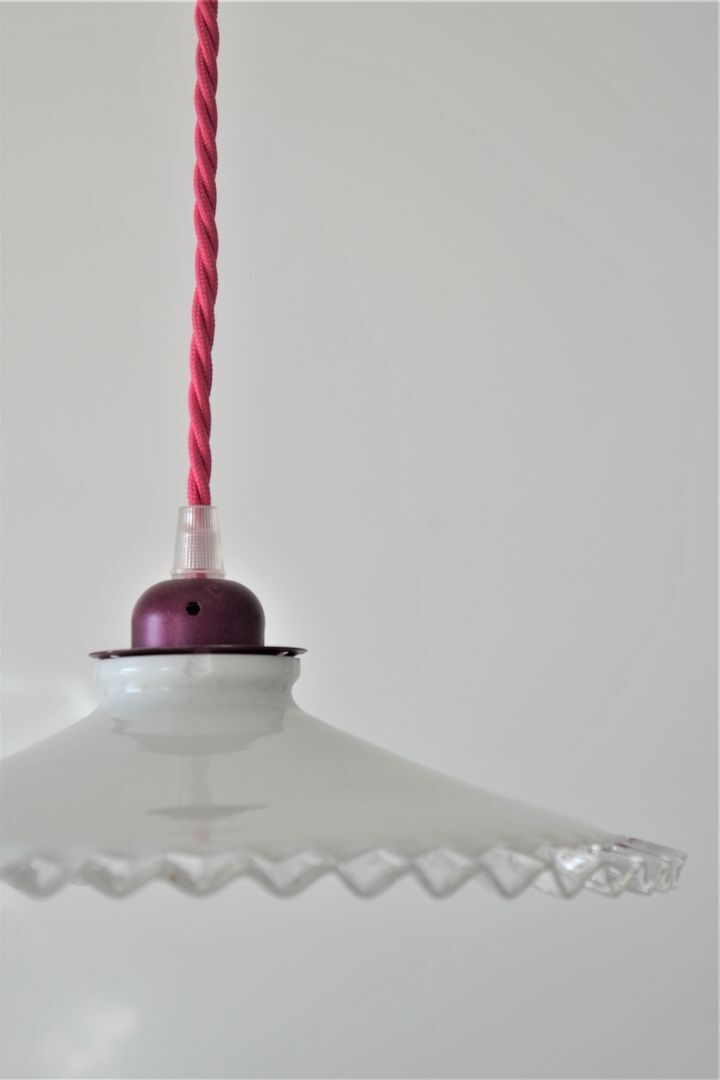 Pleated opaline suspension, pink cord