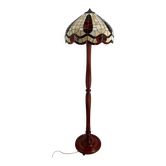 Lampadaire Art Déco en noyer sculpté, abat-jour en vitrail, France, c. 1920