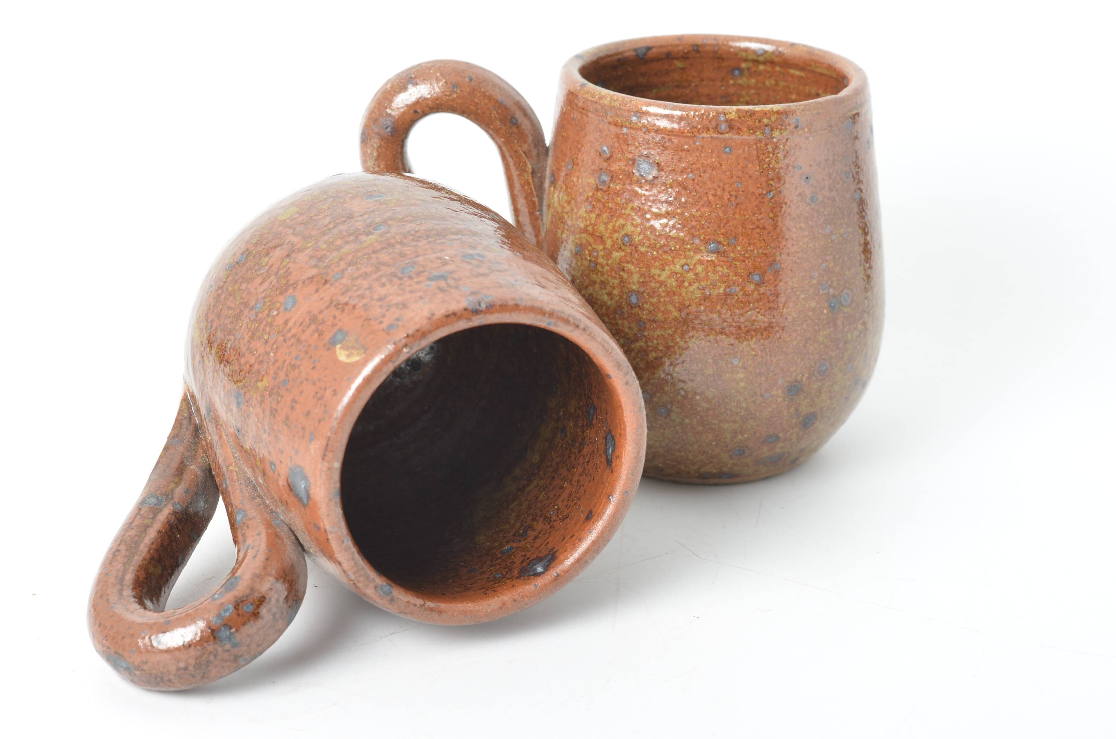 Pair of stoneware mugs – Vintage handmade ceramics – Speckled brown tones