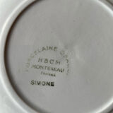 Mismatched plates l'Amandinoise