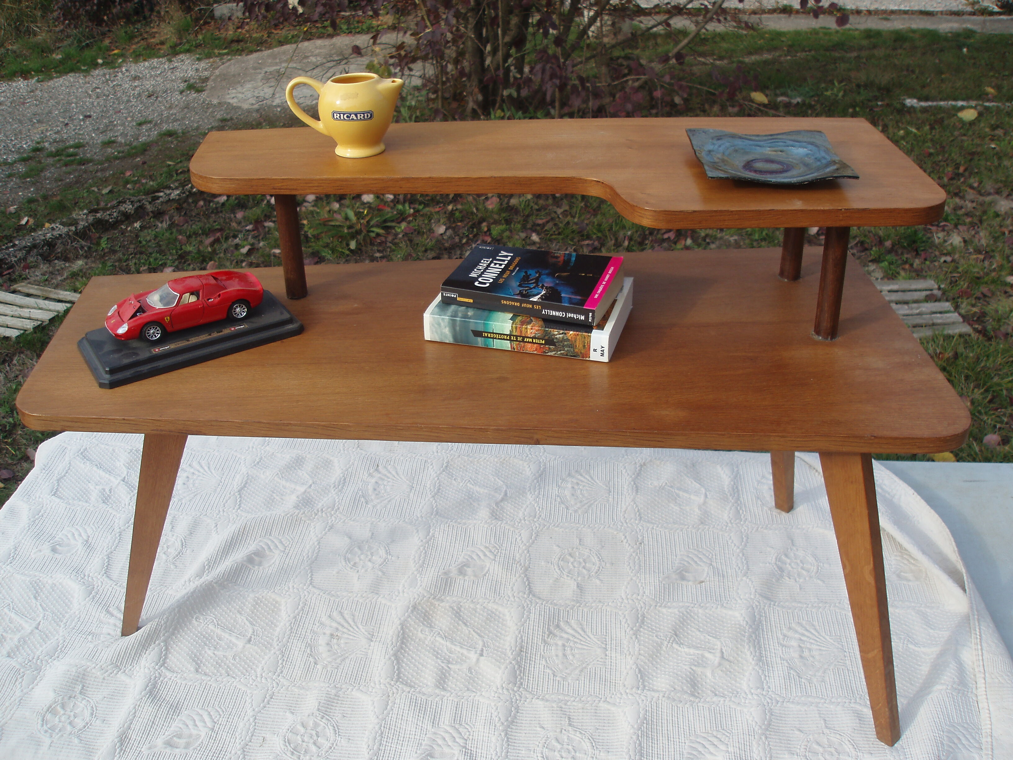 Small tripod shelf Vintage double tray
