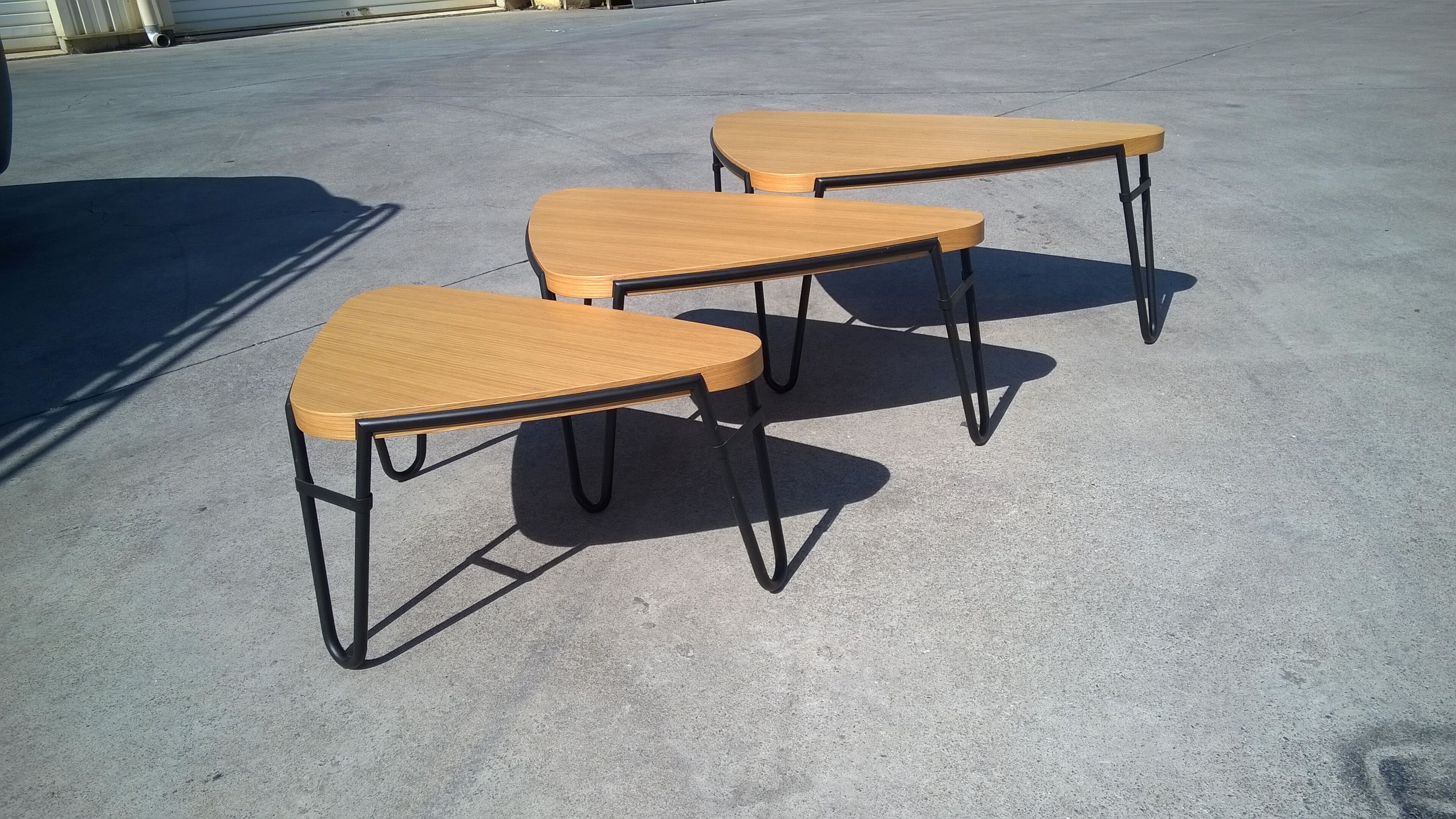 Tables pull-out "petalo" Charlotte Perriand