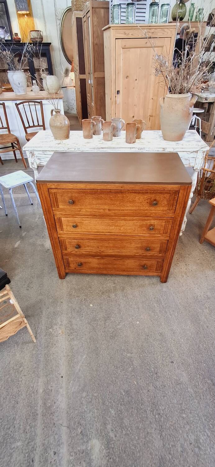 Antique chest of drawers