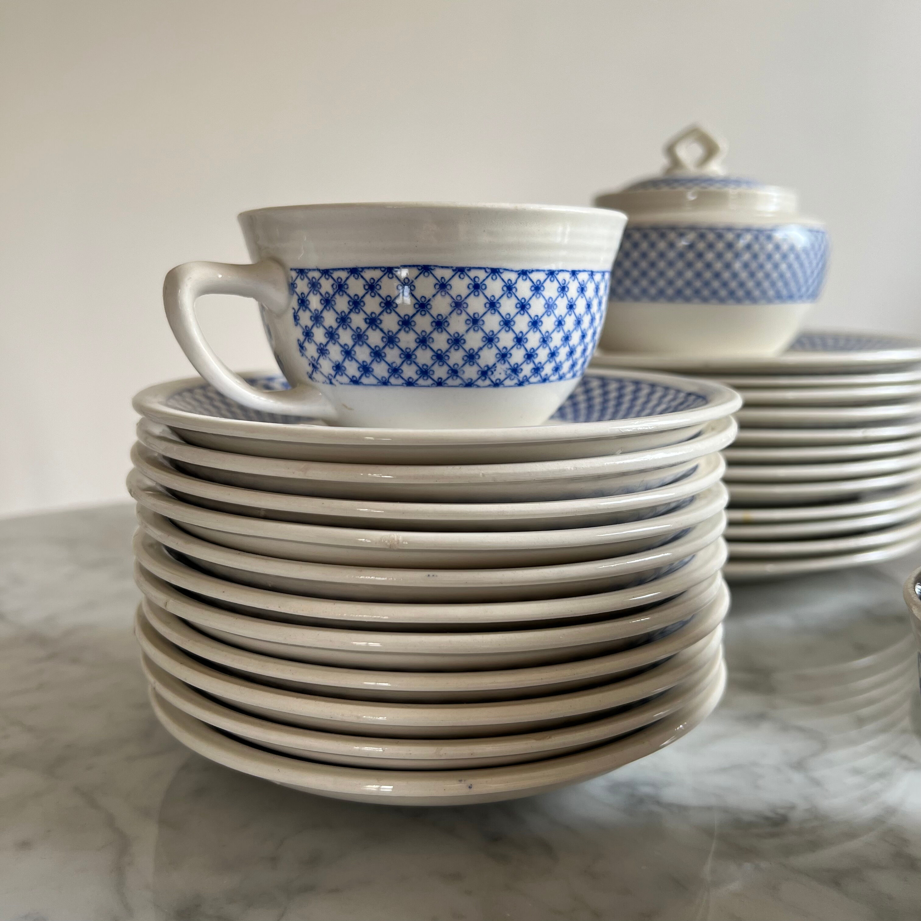 Lot of a boch frères tea set