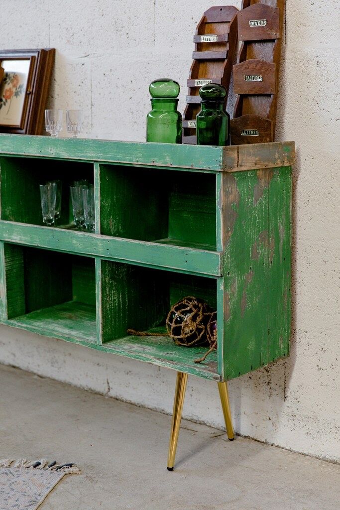 Workshop furniture – with green lockers