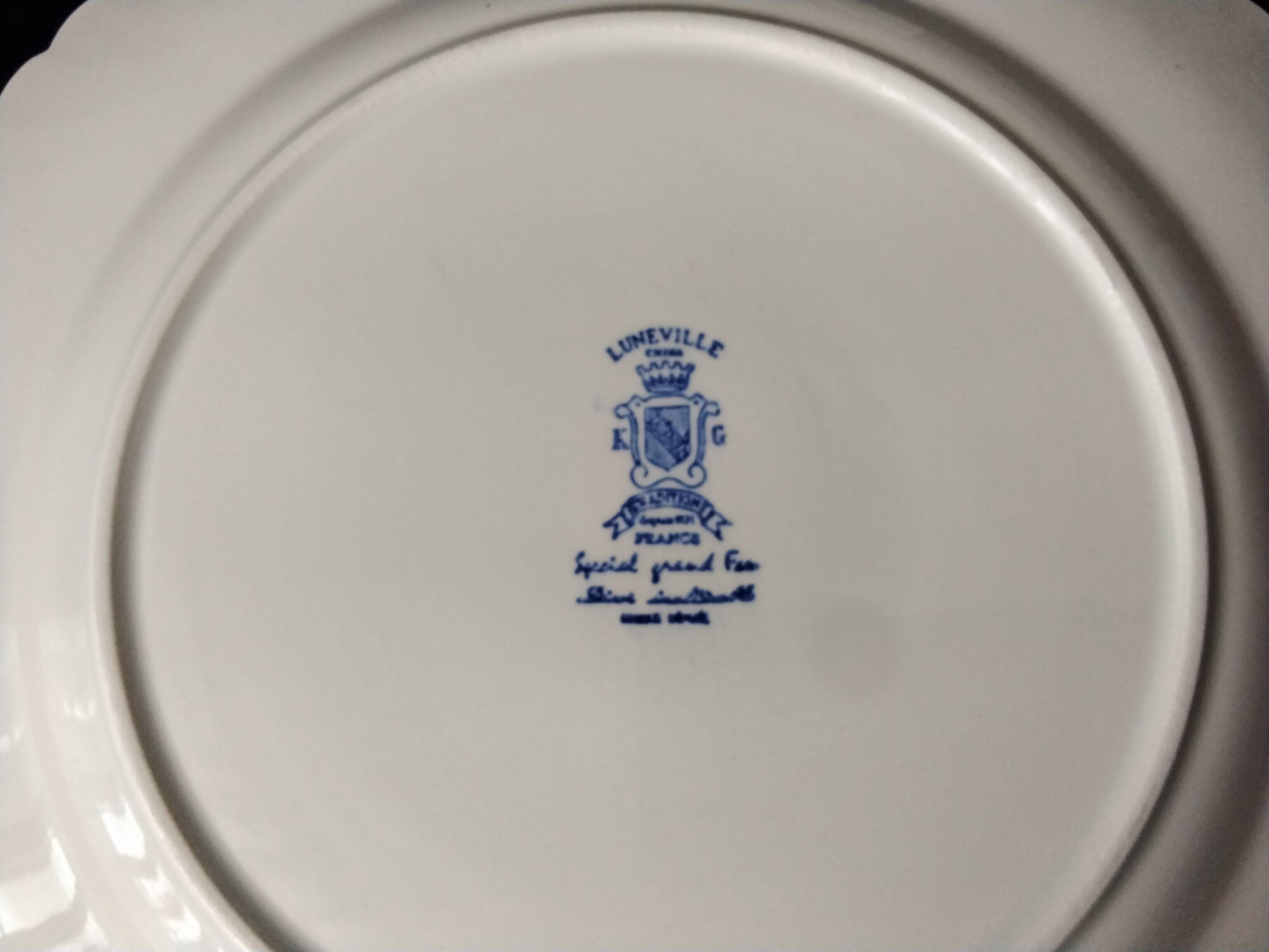 Flat serving dish or cake dish in Lunéville KG Special Grand Feu