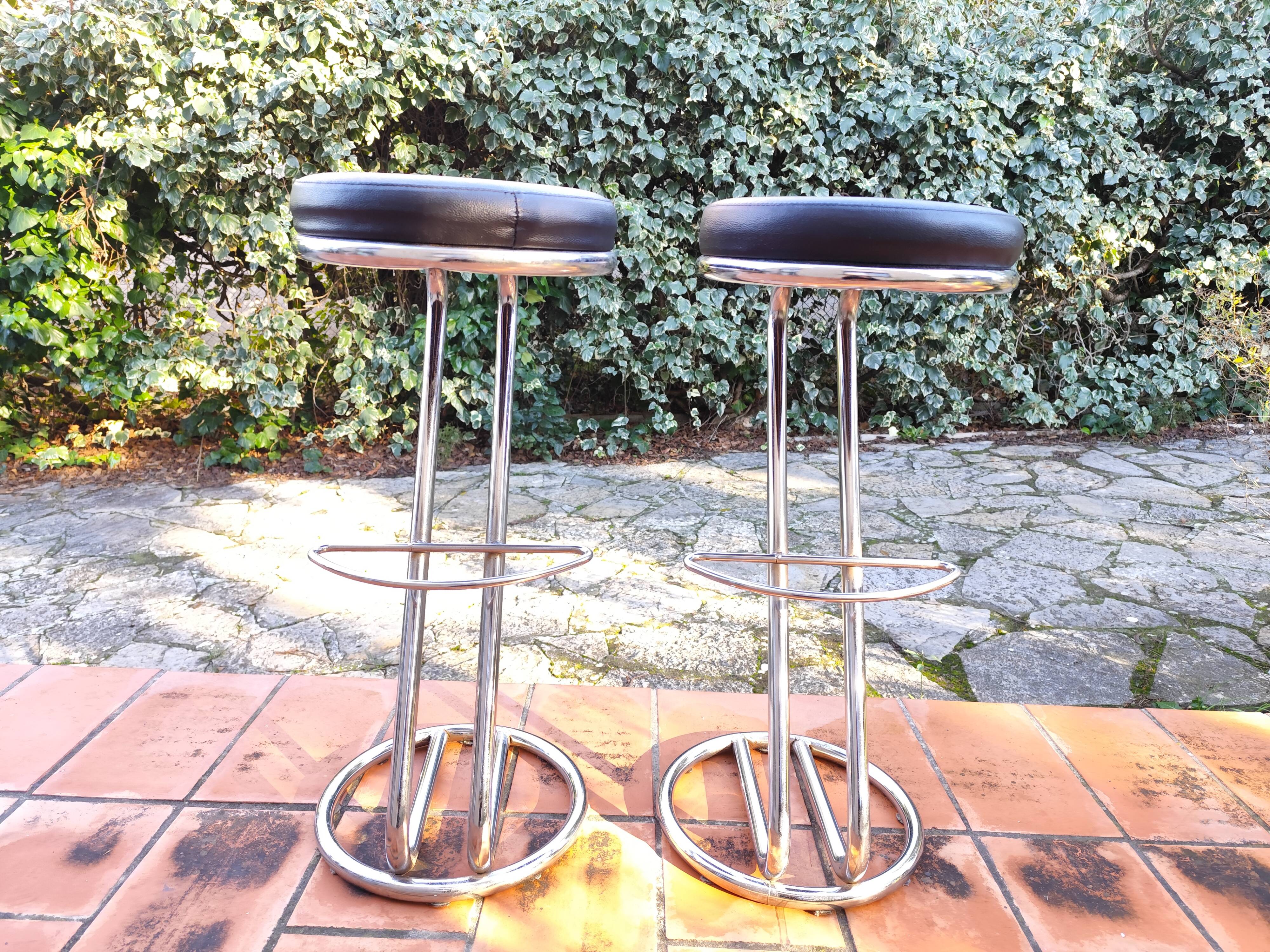 Set of high stools in chrome metal and vintage 80s leather Z