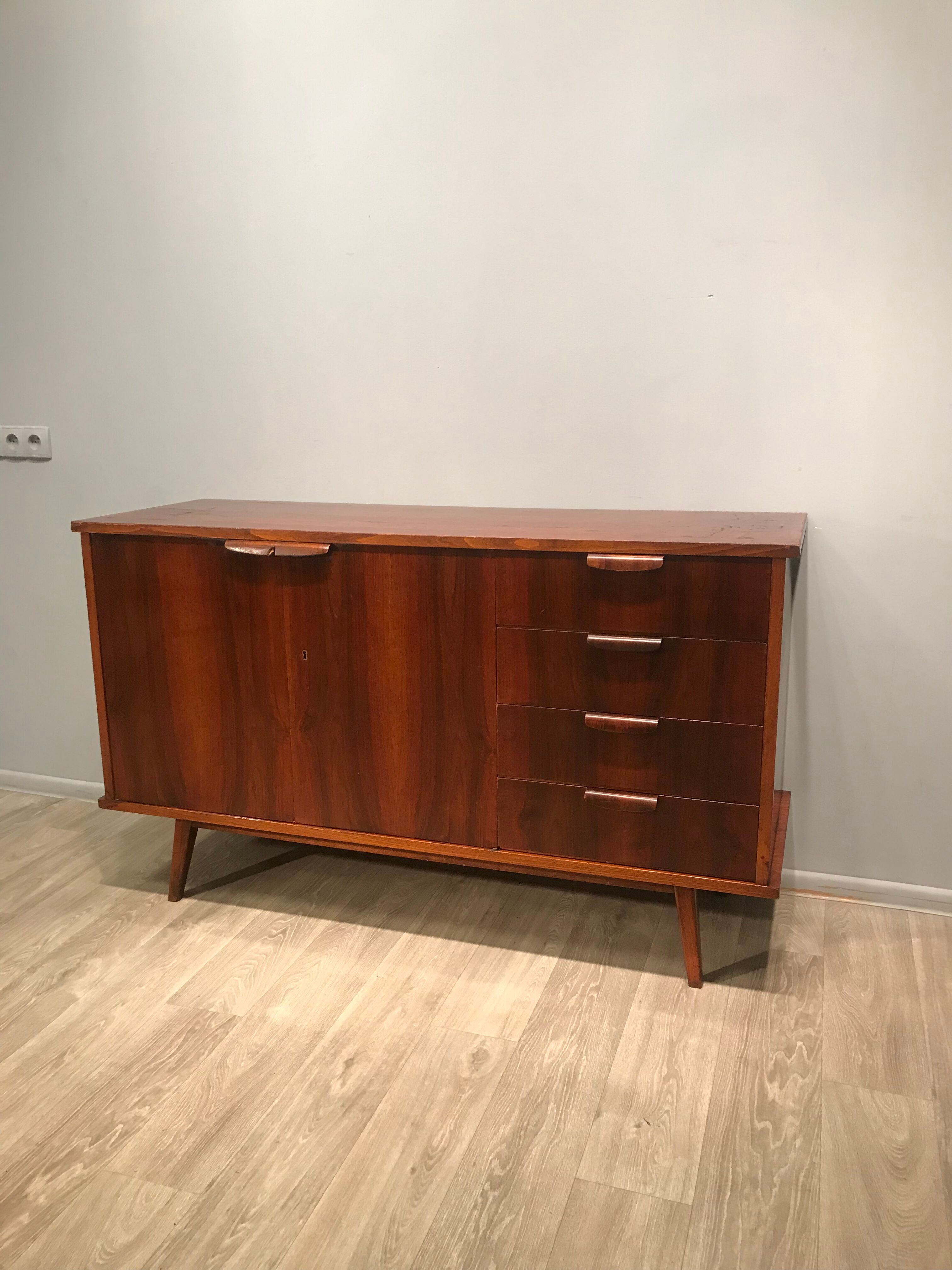 Commode Roumanie 1960