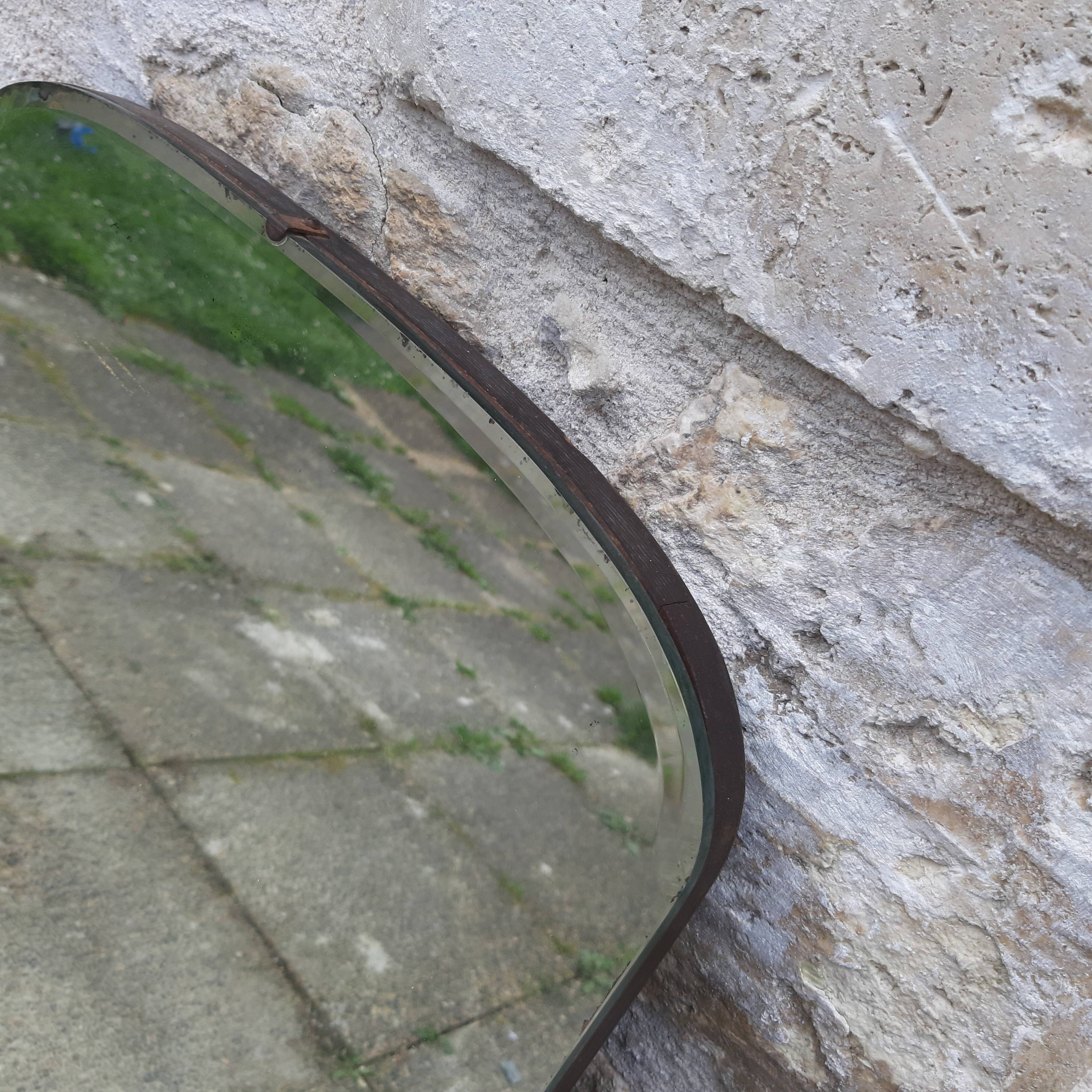 Beveled mirror 68x38 wood bottom