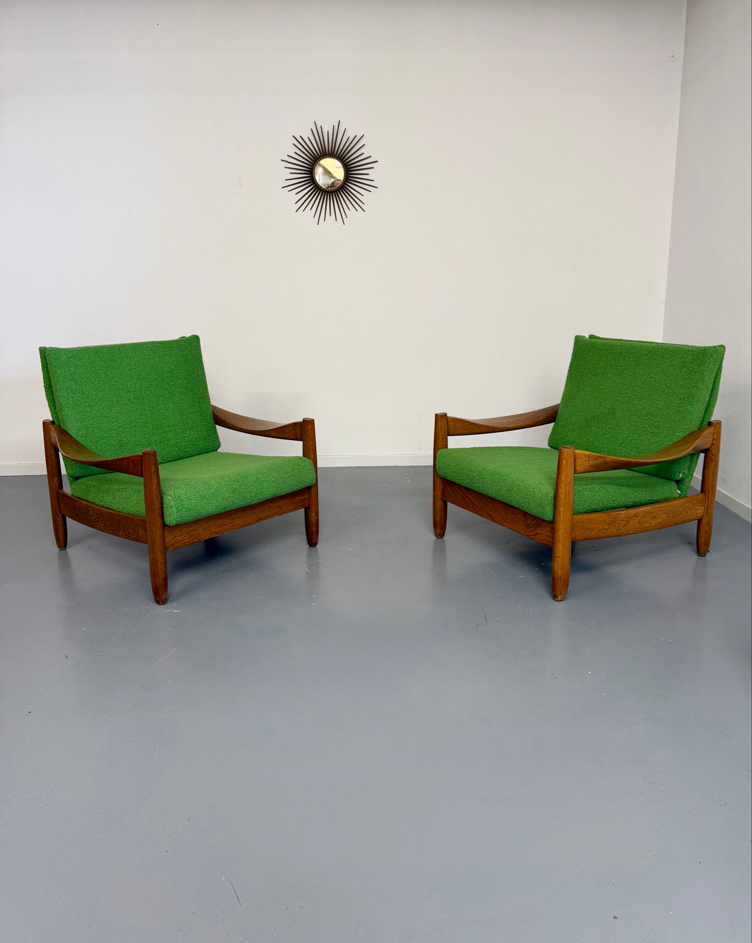 Lot of 2 vintage armchairs in solid oak with boucle fabric, Scandinavian design from the 70s.
