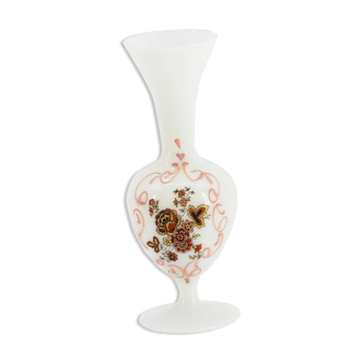 Vase en opaline blanc fleurs