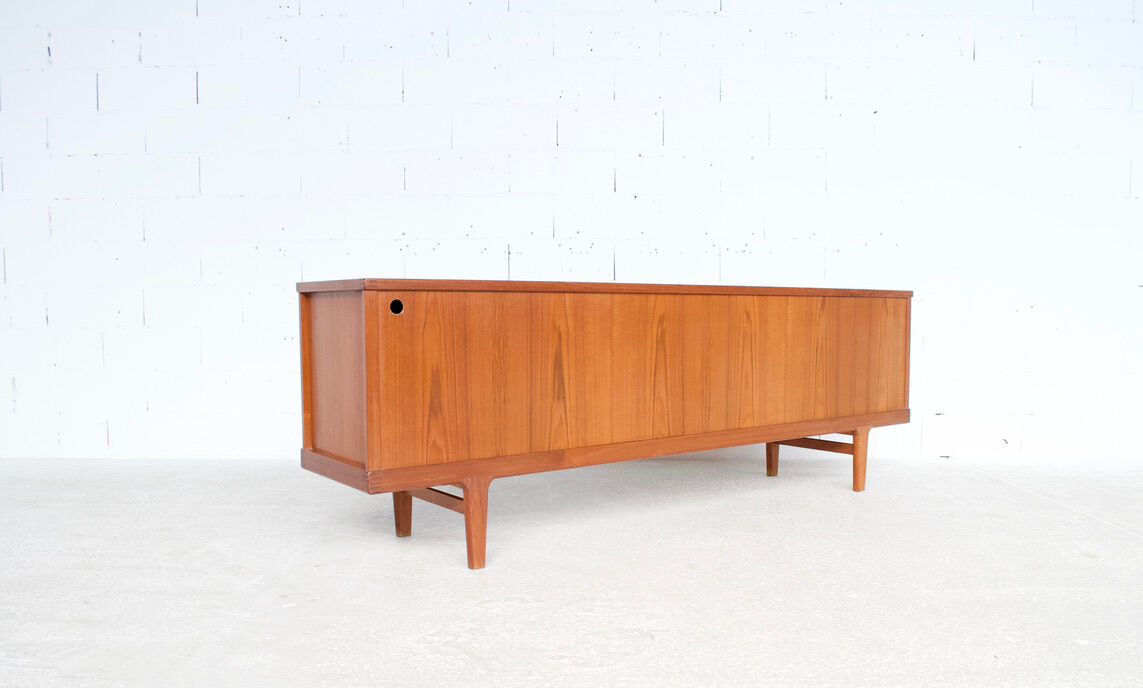 Teak sideboard Henning kjaernulf 60' years K/S mobelbafrik editor