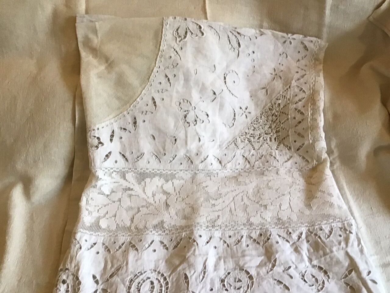 Large ceremonial tablecloth 280x280