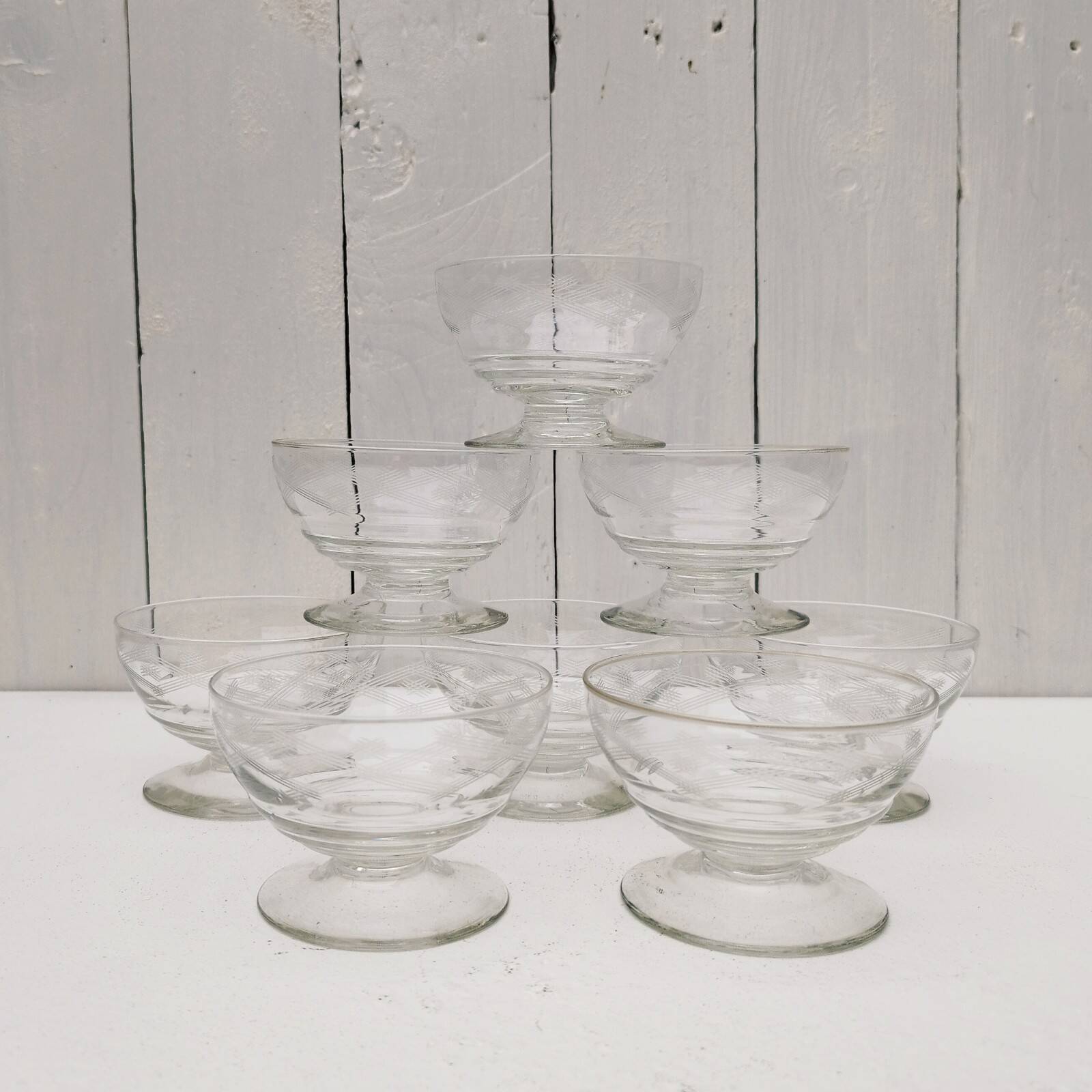 8 chiseled frieze crystal champagne glasses