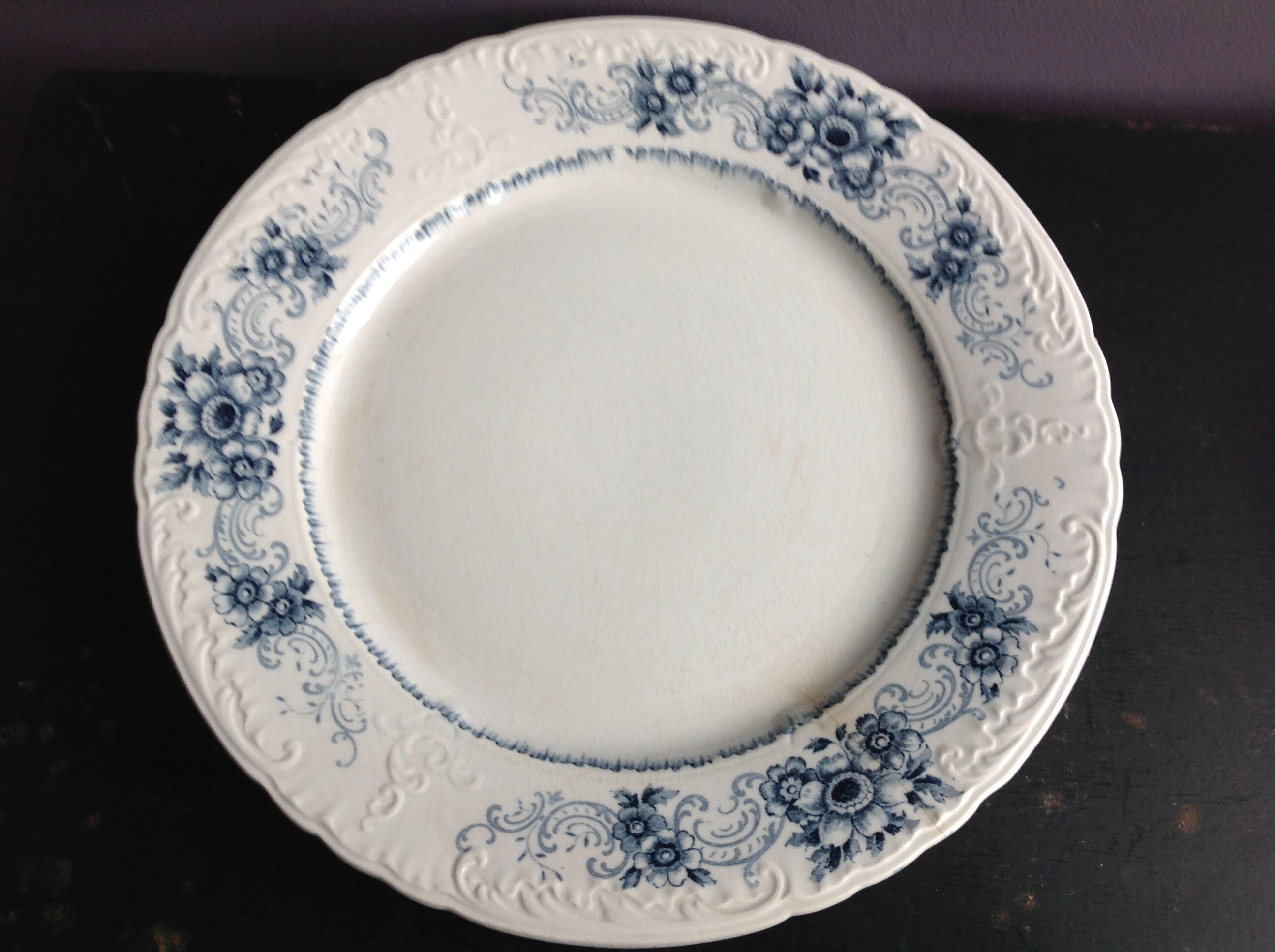 Set of 8 flat plates