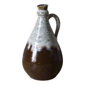 Accolay ceramic pitcher