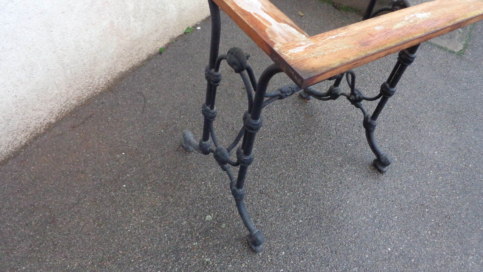 Napoleon III cast iron bistro table