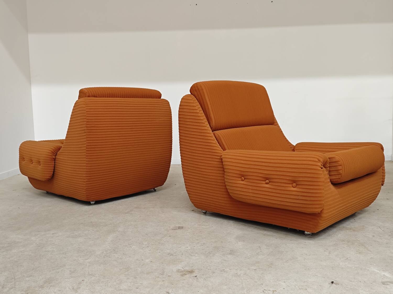 Paire de fauteuils Atlantis Orange République Tchèque 1970